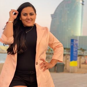 Meet your Posher, Lina